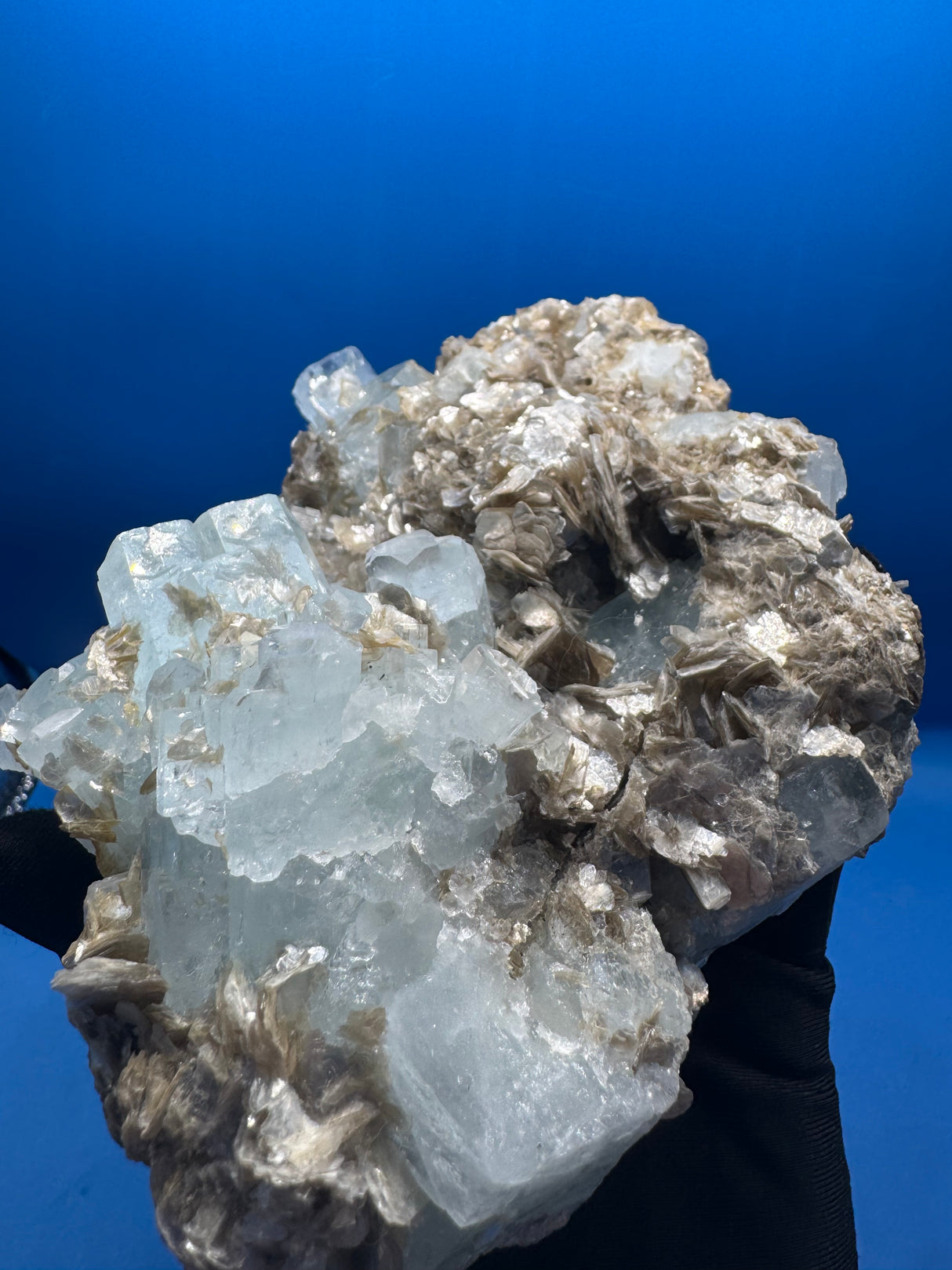 Aquamarine Specimen - 1388g