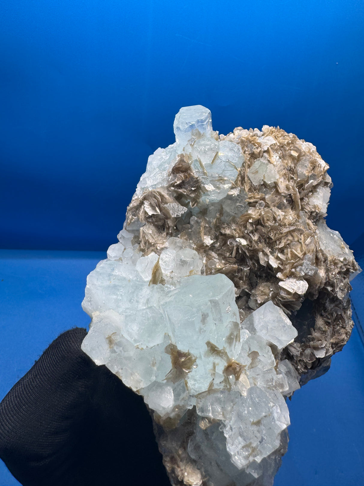 Aquamarine Specimen - 1388g