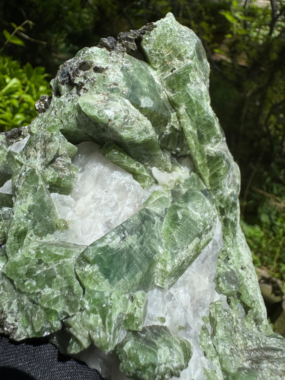Green Diopside Specimen – 1418g