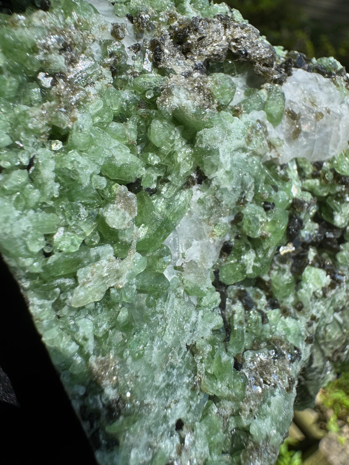 Green Diopside Specimen – 1418g