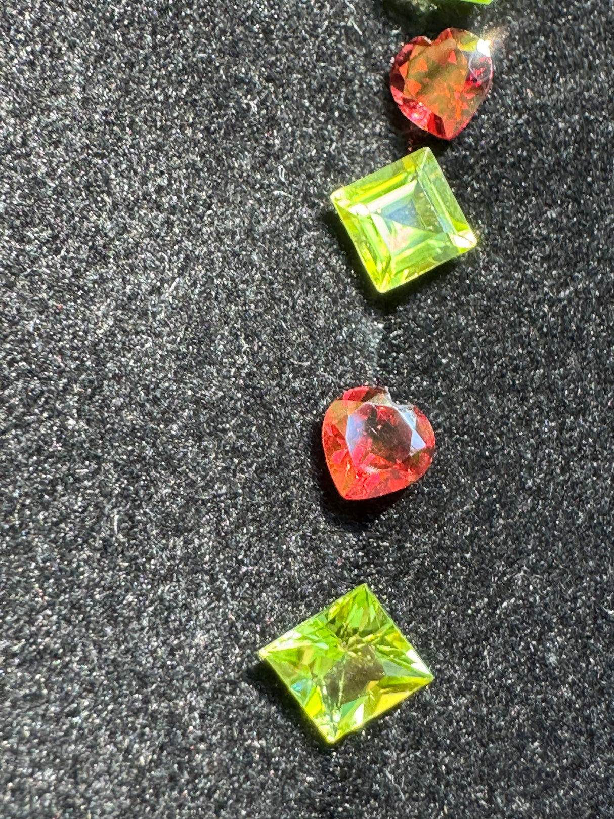 Premium Peridot & Garnet Gemstone Set – 12.76ct